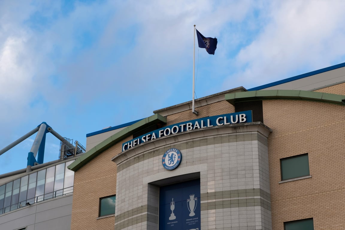 chelsea close to jorrel hato deal